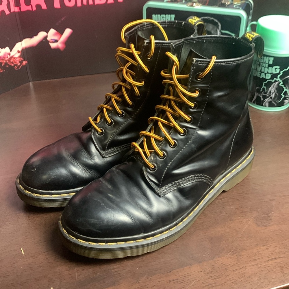 DR MARTENS 1460 BOOTS SIZE 11